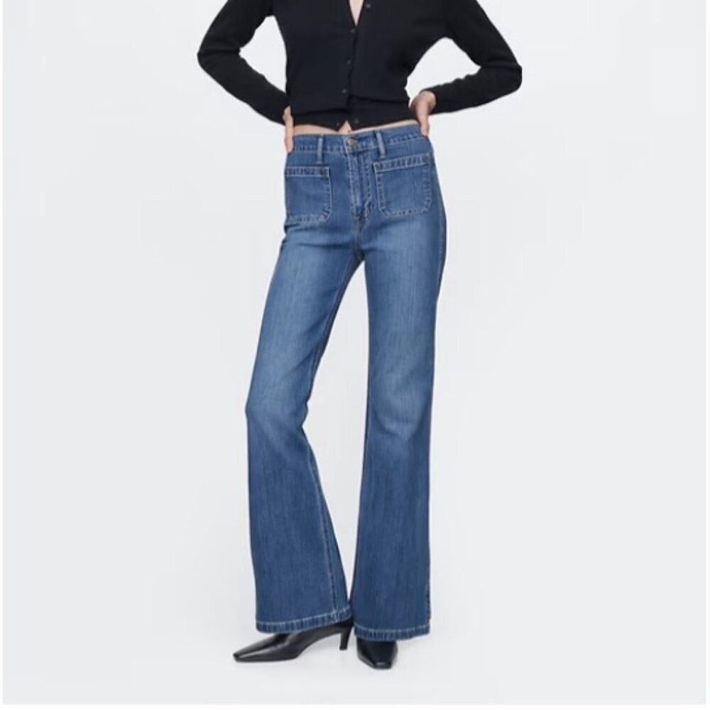 GAP High Rise '70s Flare Jeans size 29R New Medium Indigo with front pockets